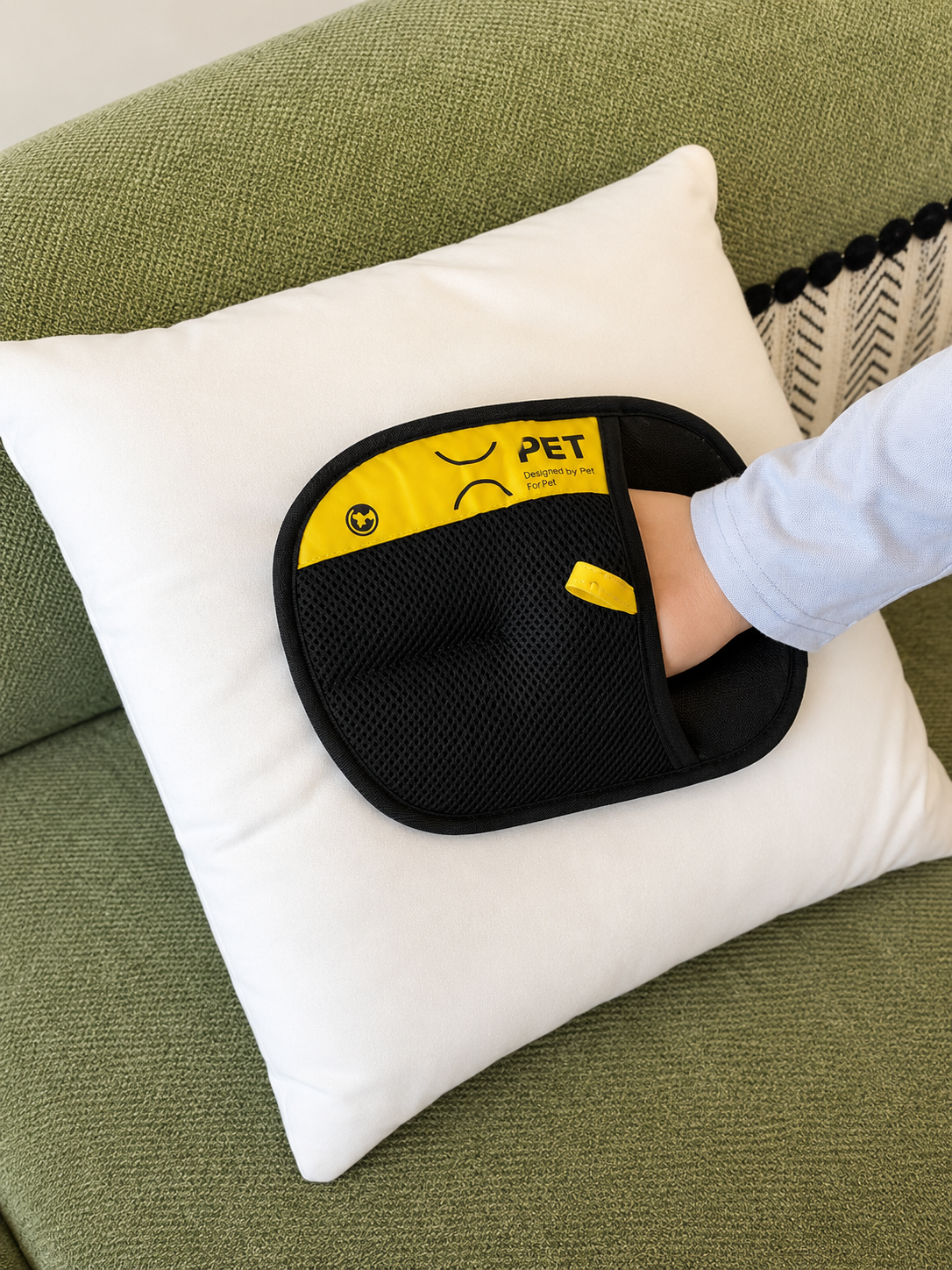 PawClean™ Pet Fur Remover Mitt